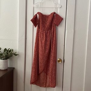 Red & White Floral Midi Dress w/ Slit & Off/Shoulder Sleeves (M)